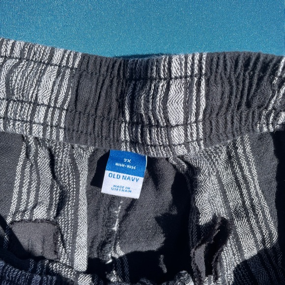 Linen Shorts - Picture 2 of 2